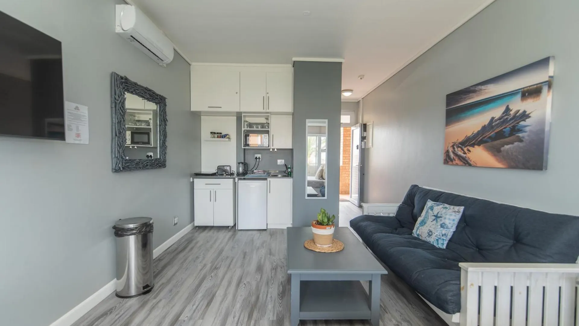 Wavy Daze Luxury Apartment #Inverter Port Elizabeth South Africa