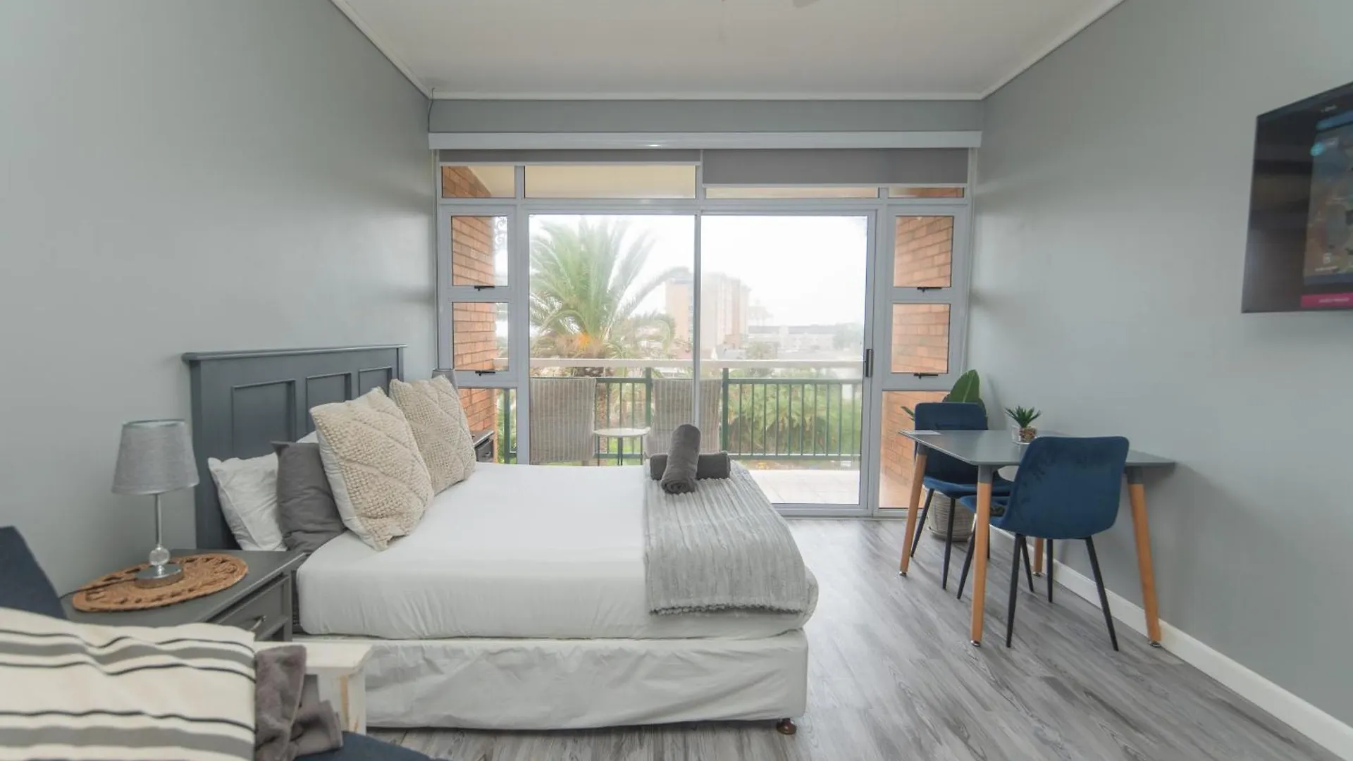 Wavy Daze Luxury Apartment #Inverter Port Elizabeth