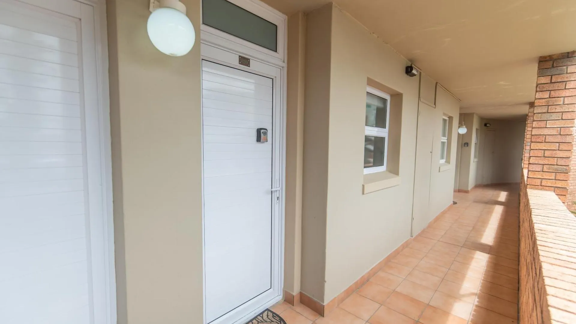 Wavy Daze Luxury Apartment #Inverter Port Elizabeth 0*,